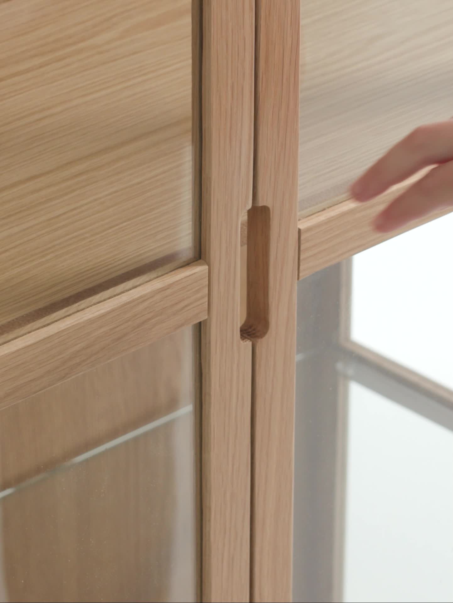 Витрина VESTERBY 2 двери натуральный дуб